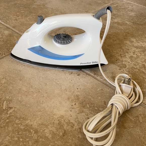 Proctor Silex Iron - Picture 1 of 3